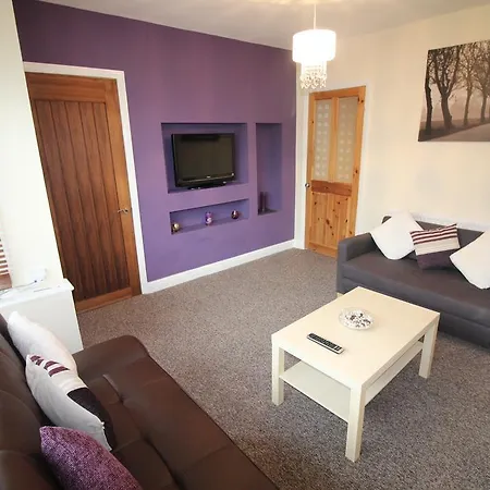 3 Bed House In Leeds *
