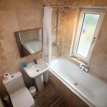 3 Bed House In Leeds Σπίτι διακοπών